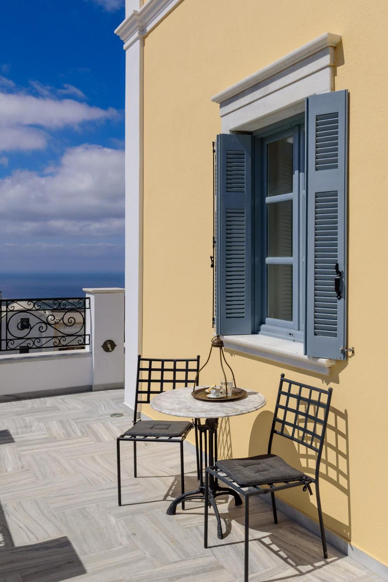 Ikio Concept Santorini Hotel Pyrgos Kallistis Bagian luar foto