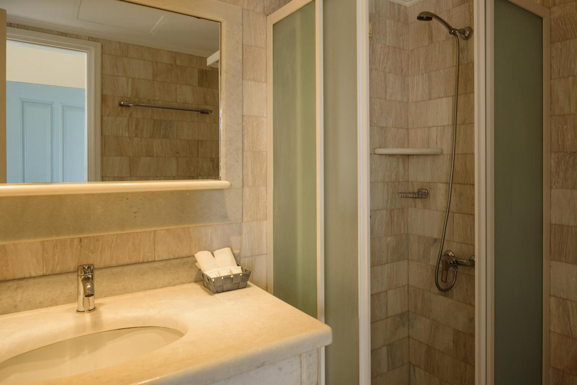 Ikio Concept Santorini Hotel Pyrgos Kallistis Bagian luar foto
