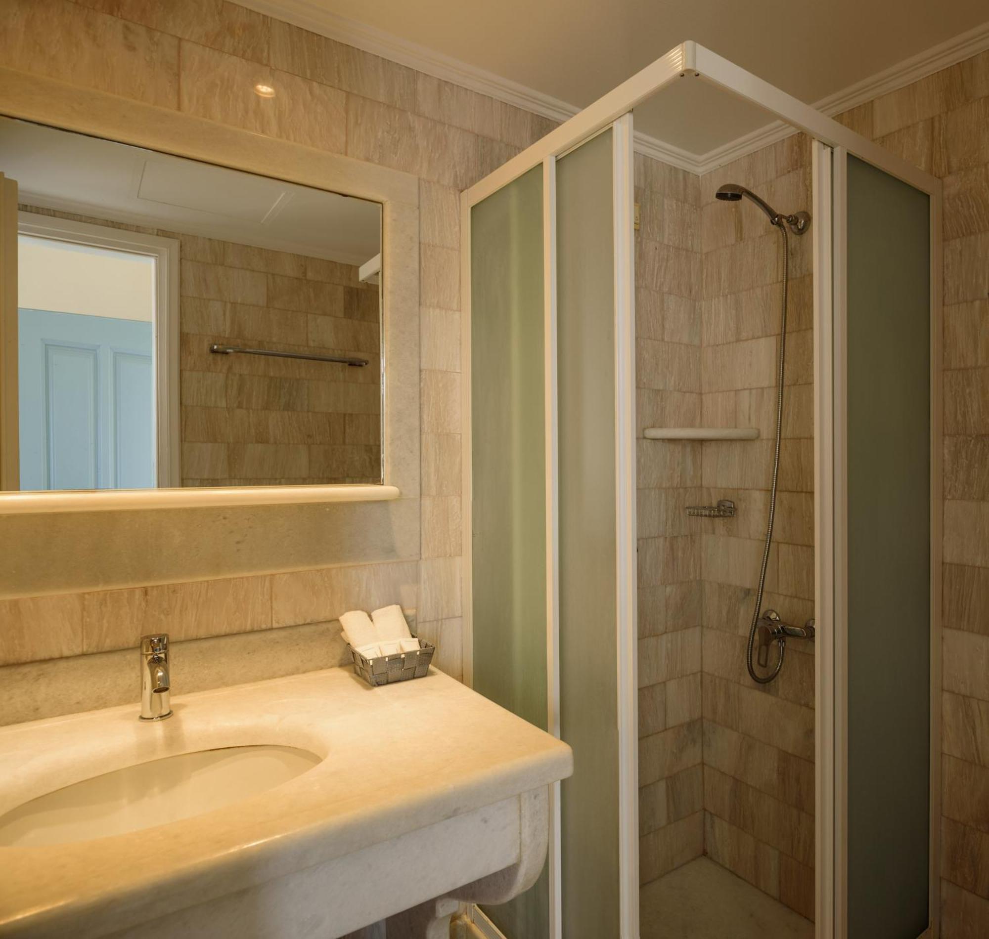 Ikio Concept Santorini Hotel Pyrgos Kallistis Bagian luar foto