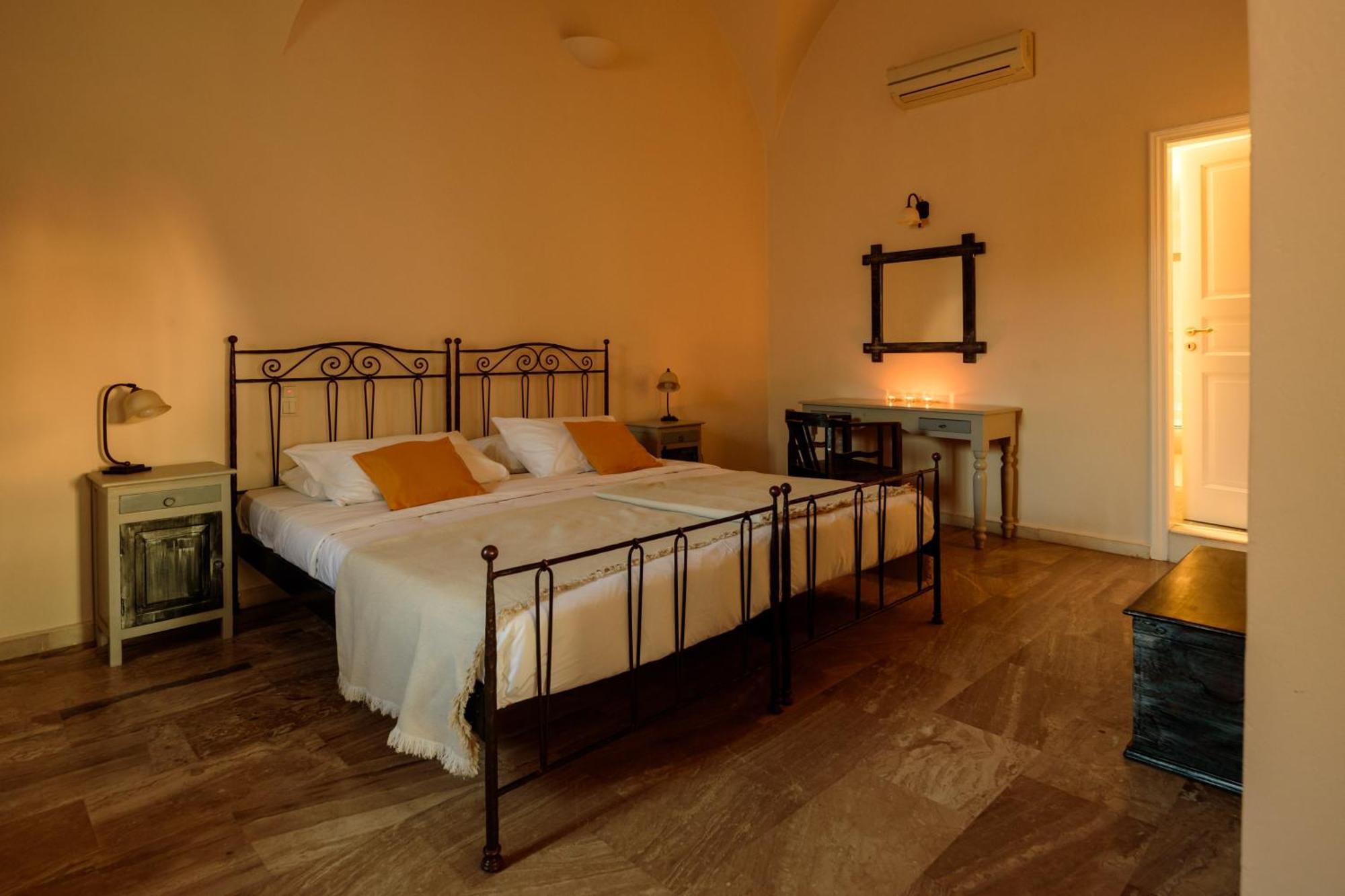 Ikio Concept Santorini Hotel Pyrgos Kallistis Bagian luar foto
