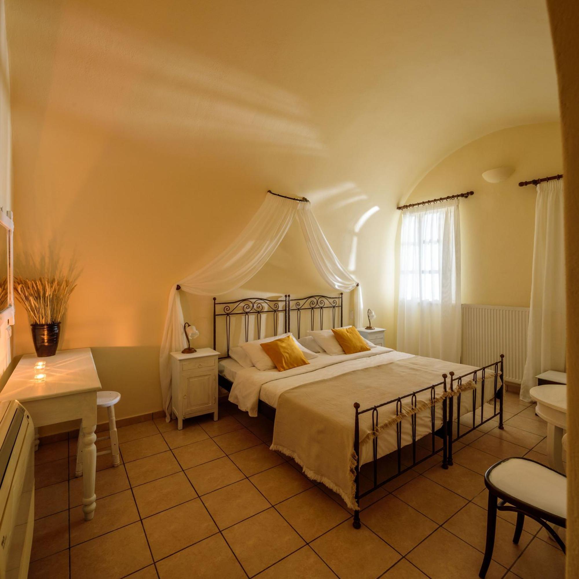 Ikio Concept Santorini Hotel Pyrgos Kallistis Bagian luar foto